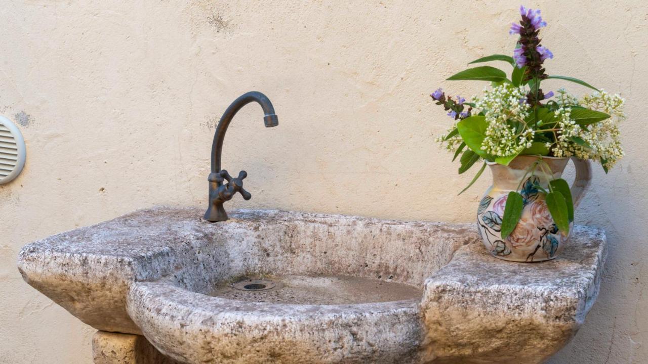 Casa Vacanze Solita Budoni Exteriör bild